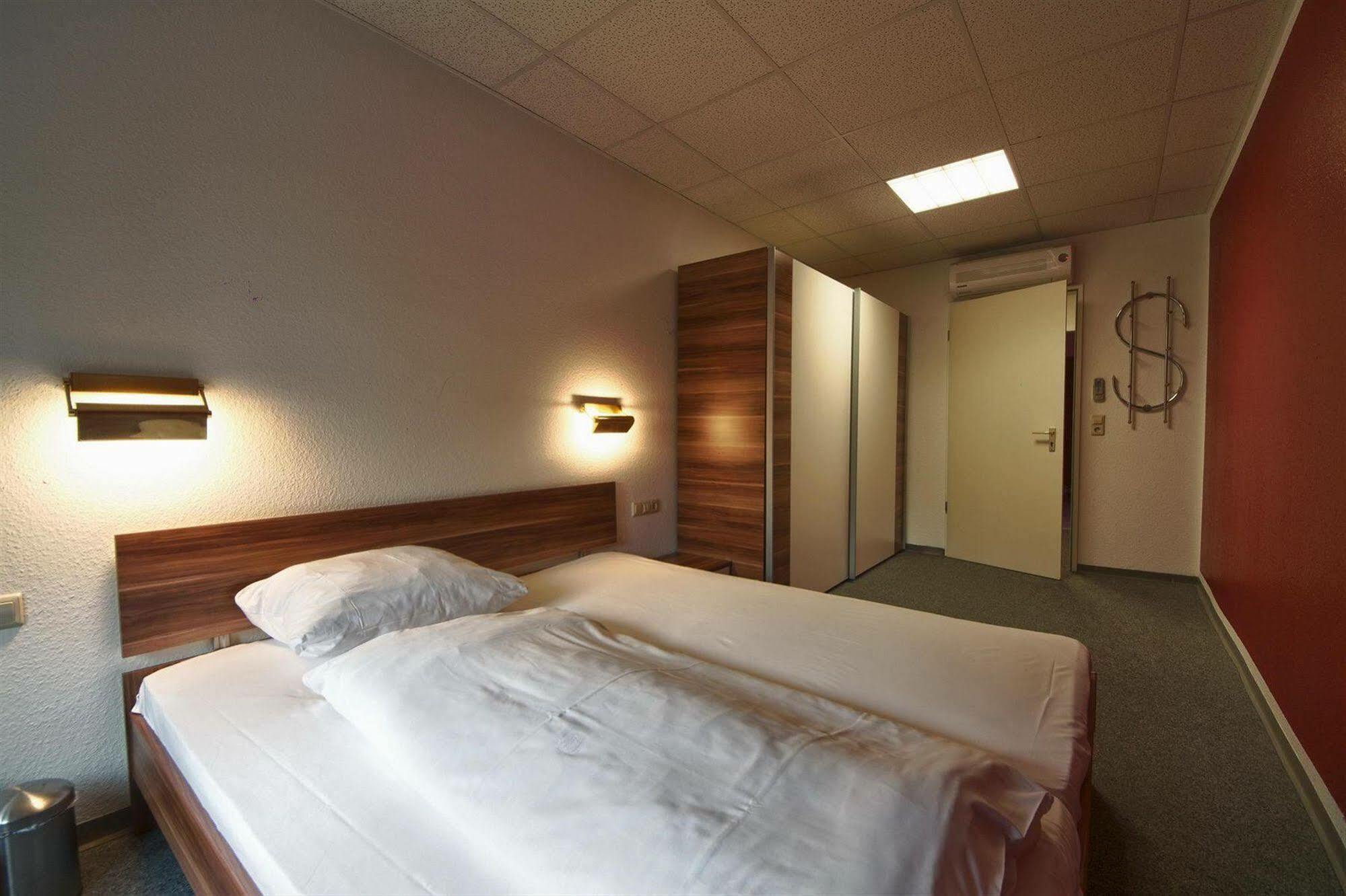 Kubler Stars Hotel Karlsruhe Luaran gambar